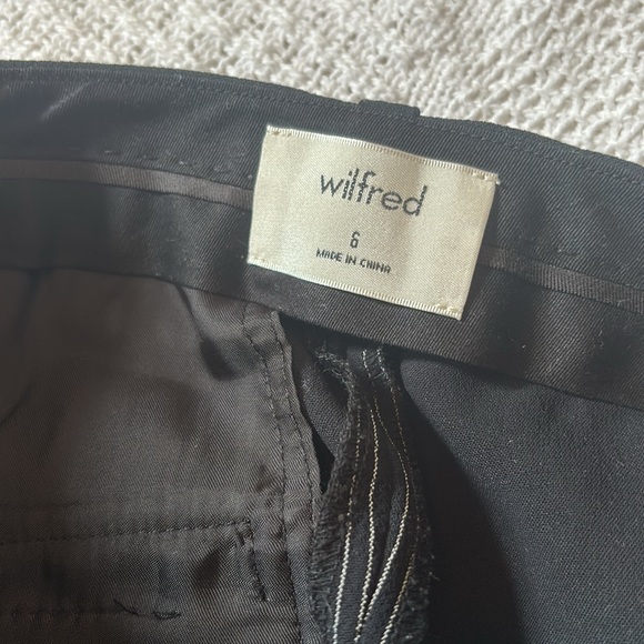 Women’s Aritzia Wilfred Dress Pants / Slacks - Picture 3 of 3